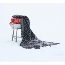 Öjbro Vantfabrik Futhark Wool Blanket