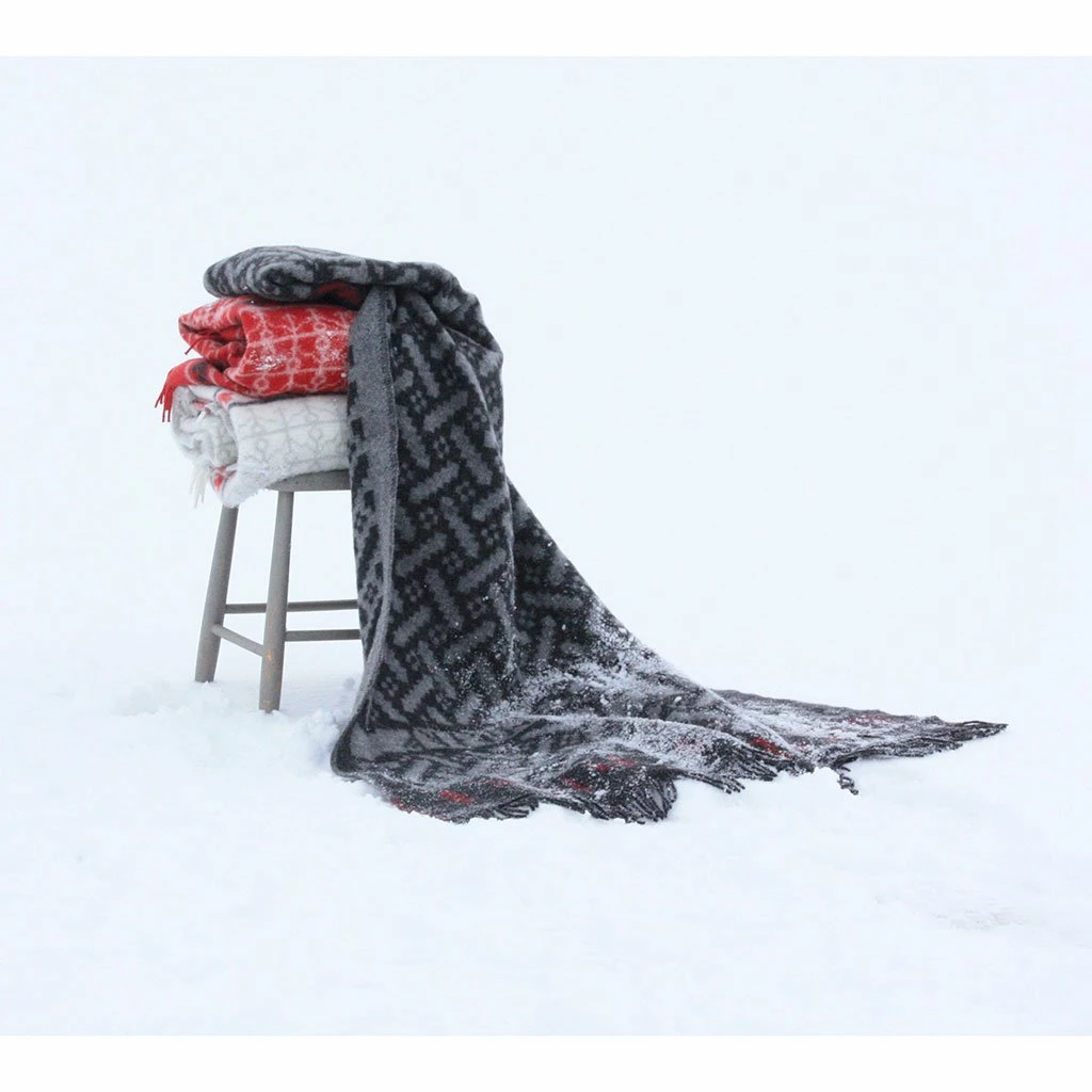 Öjbro Vantfabrik Futhark Wool Blanket
