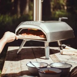 Ooni Karu Outdoor Pizza Oven
