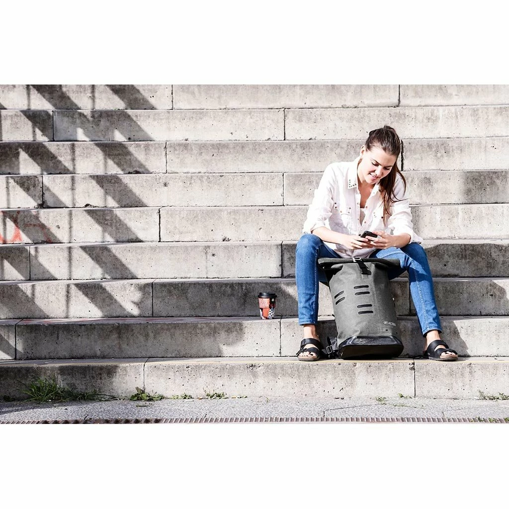 ORTLIEB Bags & EDC Commuter Daypack Urban 21L