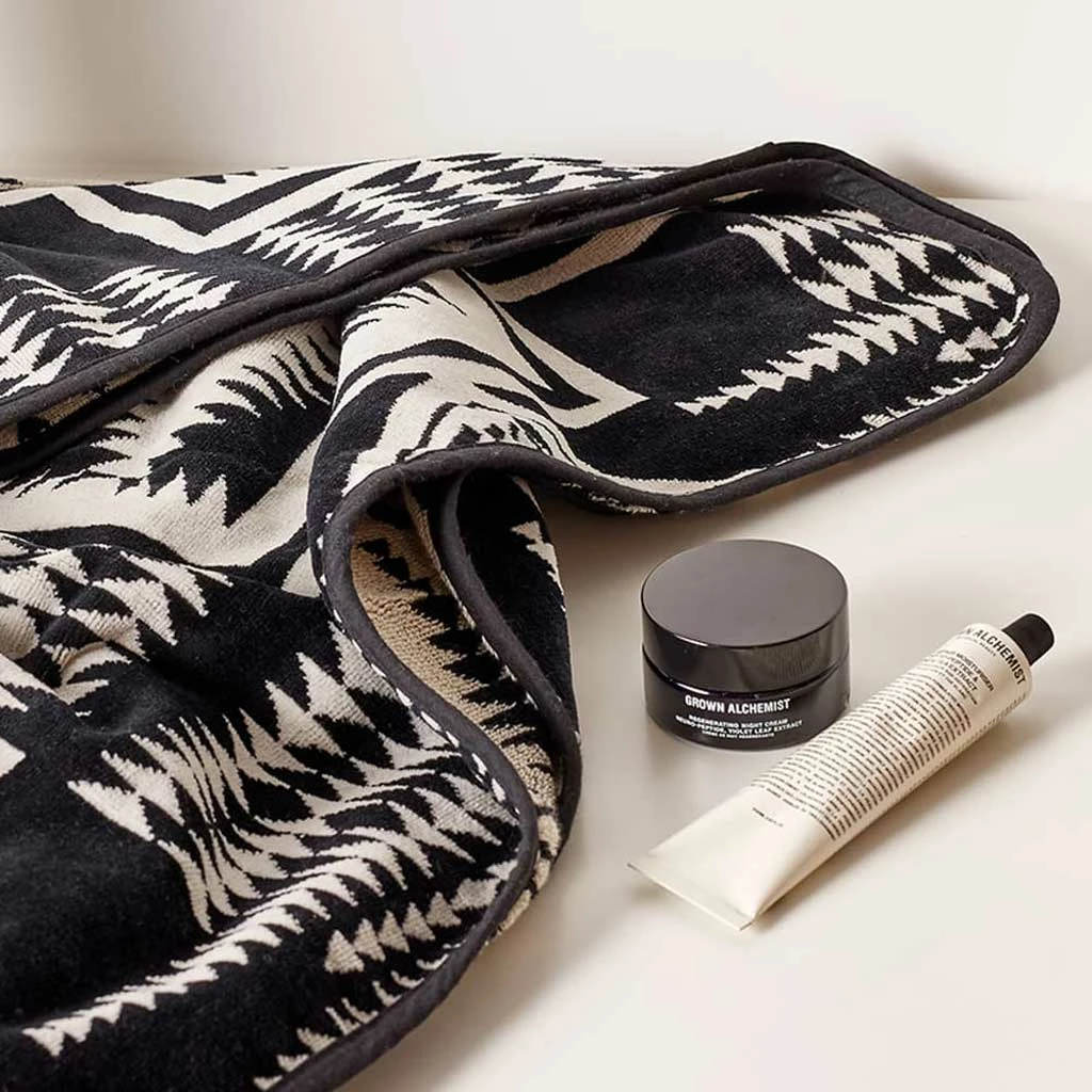 Pendleton Jacquard Hooded Towel