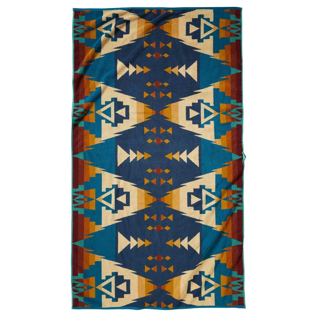Pendleton Oversized Jacquard Spa Towel | Siskiyou Home, Garden & Cooking