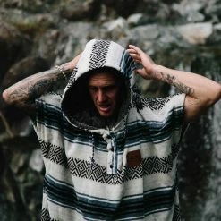 Slowtide Clothing Oso Changing Poncho | L/XL