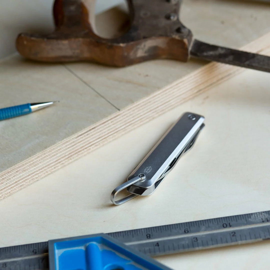 The James Brand The Ellis