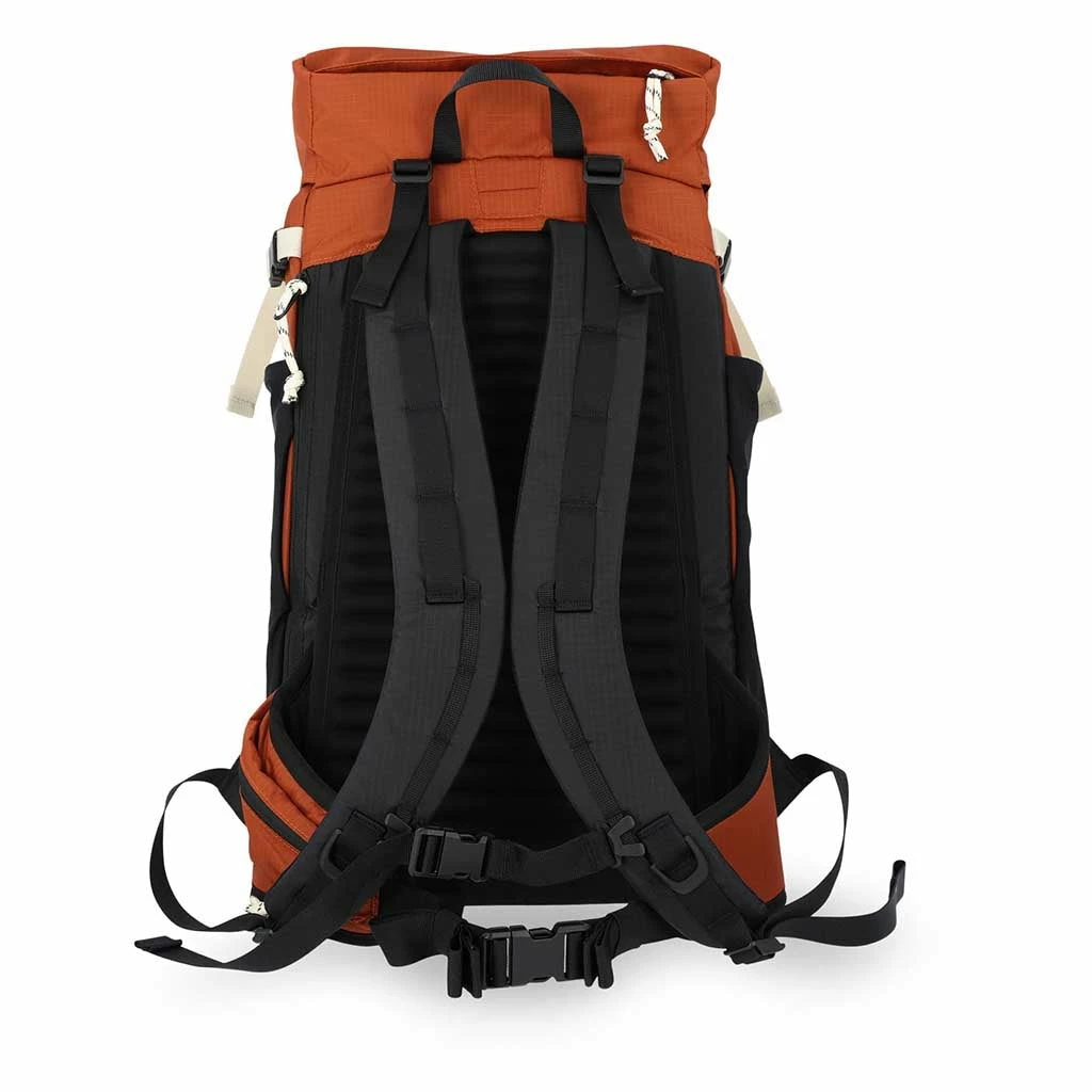 Topo Designs New Mountain Pack 28L